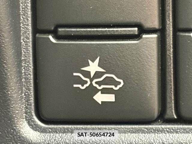 Toyota VOXY 2021-10 7880371-6