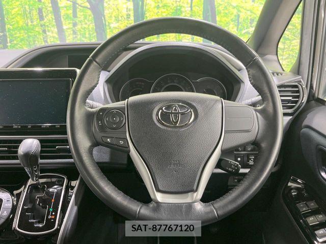 Toyota VOXY 2019-09 7880373-10