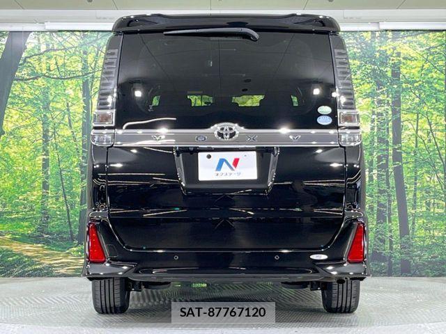 Toyota VOXY 2019-09 7880373-14