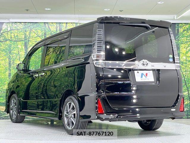 Toyota VOXY 2019-09 7880373-16