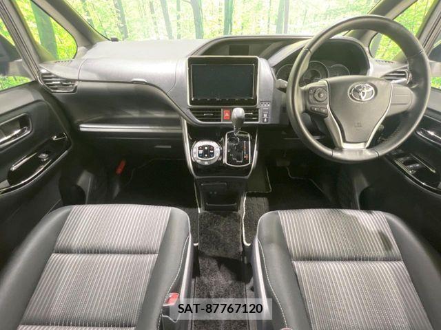 Toyota VOXY 2019-09 7880373-1