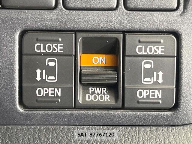 Toyota VOXY 2019-09 7880373-5