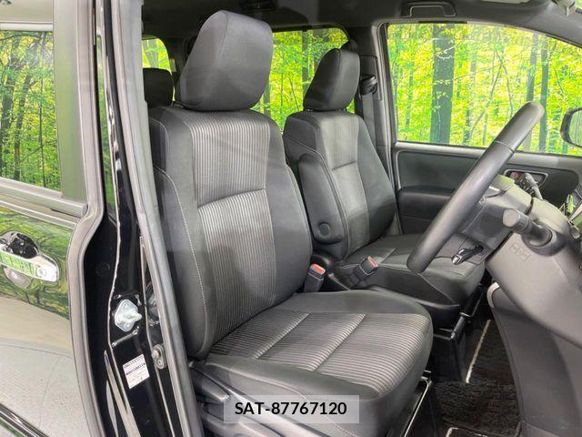 Toyota VOXY 2019-09 7880373-6