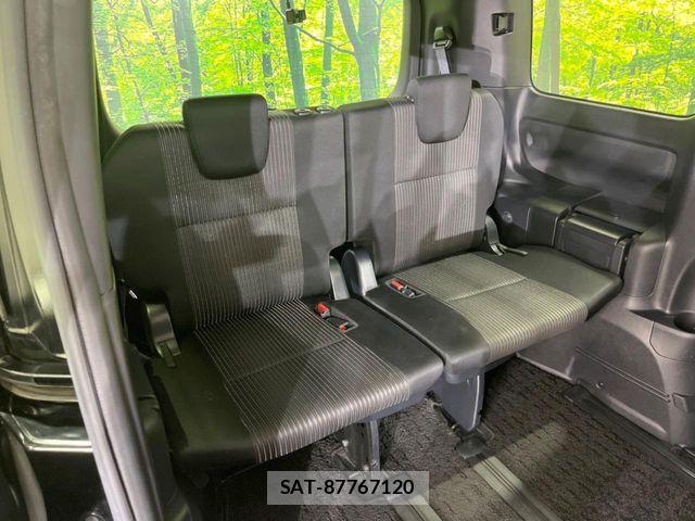 Toyota VOXY 2019-09 7880373-8
