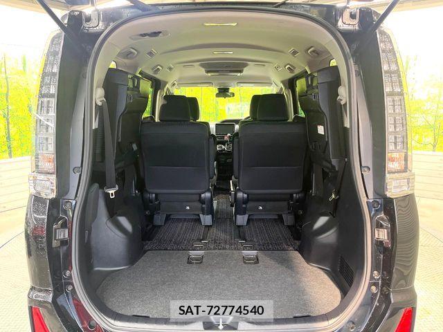 Toyota VOXY 2016-12 7880381-10