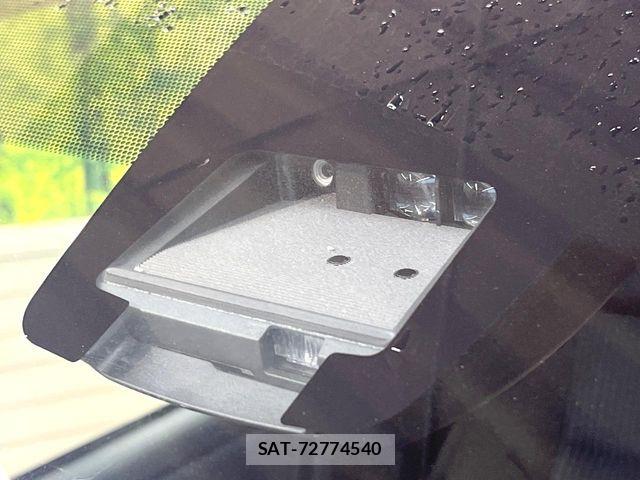 Toyota VOXY 2016-12 7880381-2