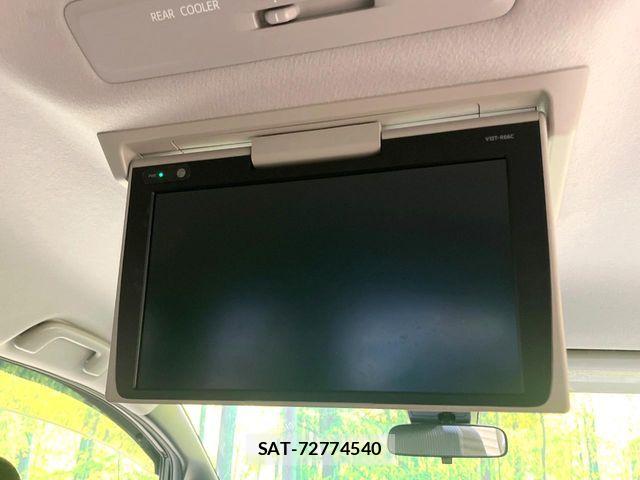 Toyota VOXY 2016-12 7880381-6