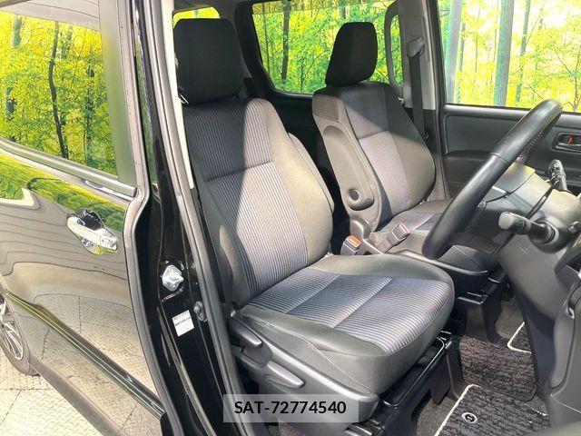 Toyota VOXY 2016-12 7880381-7