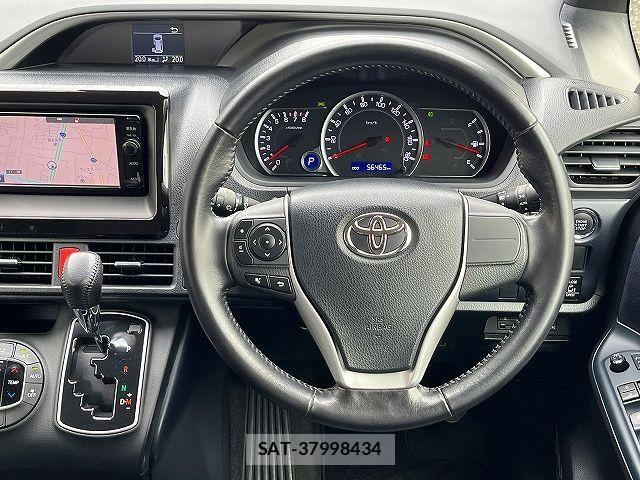Toyota VOXY 2016-02 7880379-13