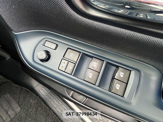 Toyota VOXY 2016-02 7880379-17