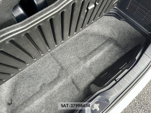 Toyota VOXY 2016-02 7880379-22