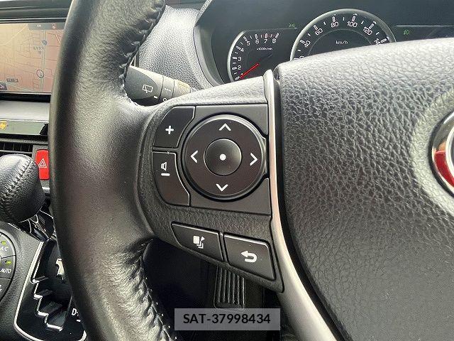 Toyota VOXY 2016-02 7880379-23
