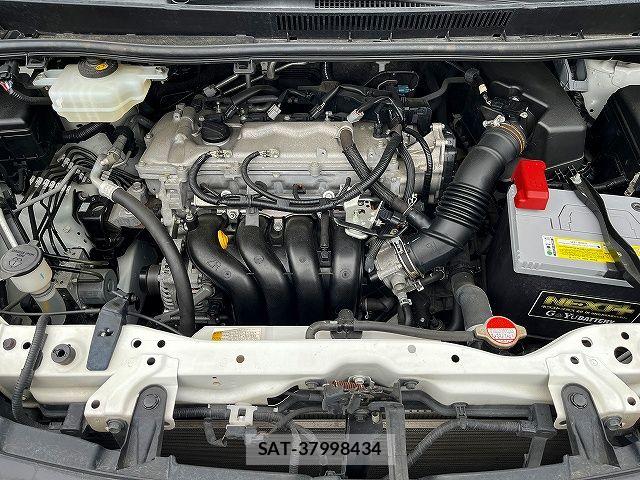 Toyota VOXY 2016-02 7880379-27