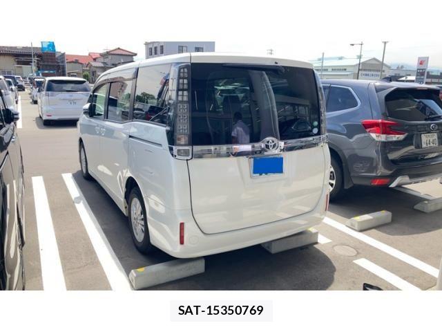 Toyota VOXY 2015-09 7880393-1