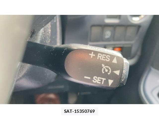 Toyota VOXY 2015-09 7880393-6