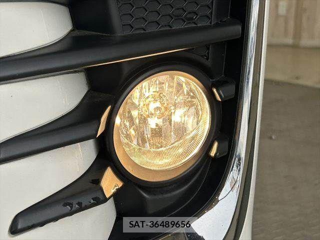 Toyota VOXY 2015-01 7880389-14