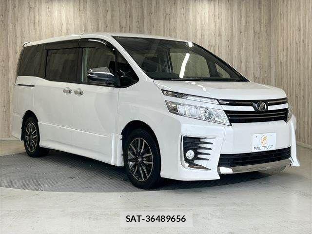 Toyota VOXY 2015-01 7880389-17