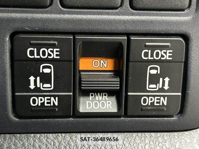 Toyota VOXY 2015-01 7880389-5