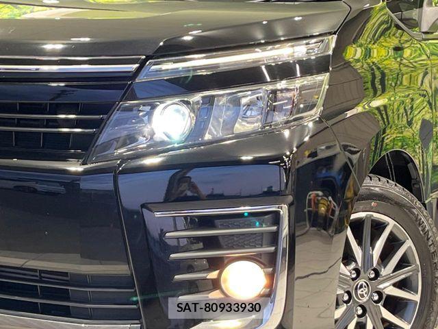 Toyota VOXY 2015-06 7880385-12