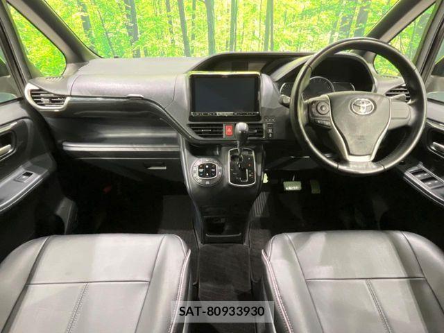Toyota VOXY 2015-06 7880385-1