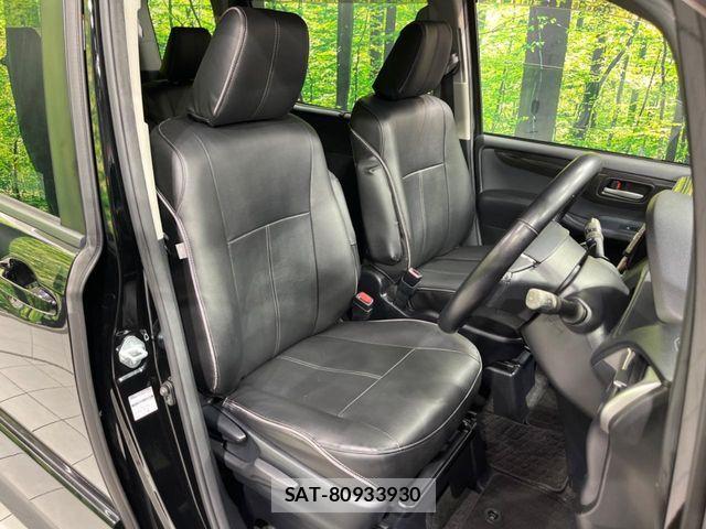 Toyota VOXY 2015-06 7880385-7