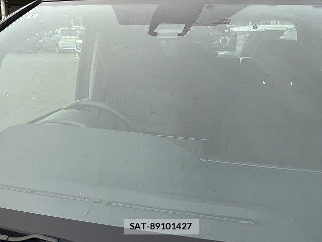 Toyota VOXY 2016-06 7880382-11
