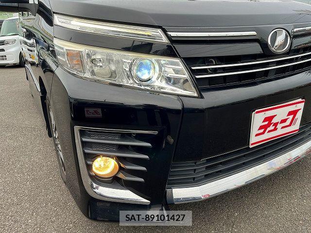 Toyota VOXY 2016-06 7880382-22