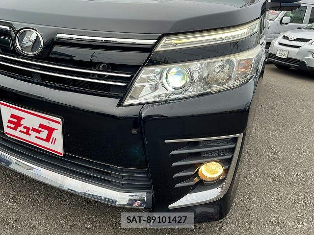 Toyota VOXY 2016-06 7880382-23