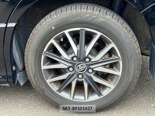 Toyota VOXY 2016-06 7880382-26