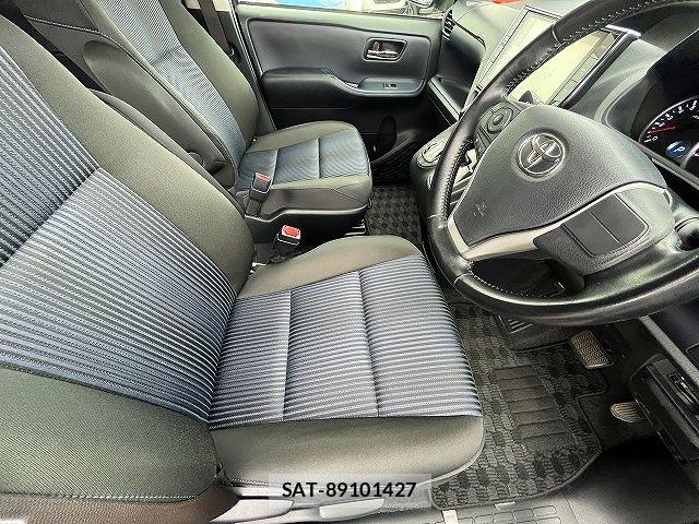 Toyota VOXY 2016-06 7880382-3
