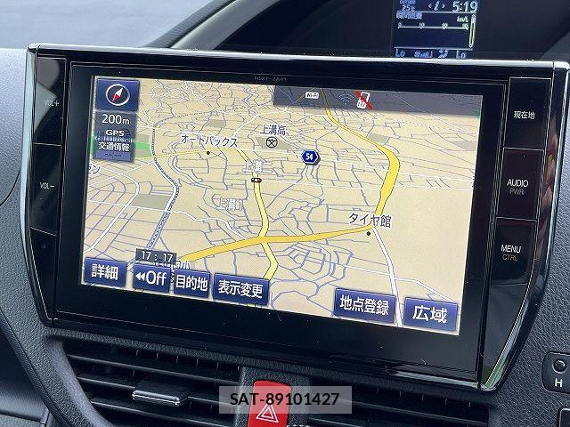 Toyota VOXY 2016-06 7880382-4