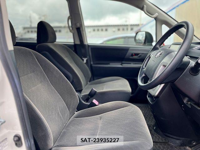 Toyota VOXY 2010-11 7880391-3