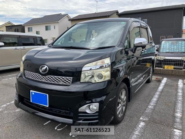 Toyota VOXY 2013-08 7880398-0