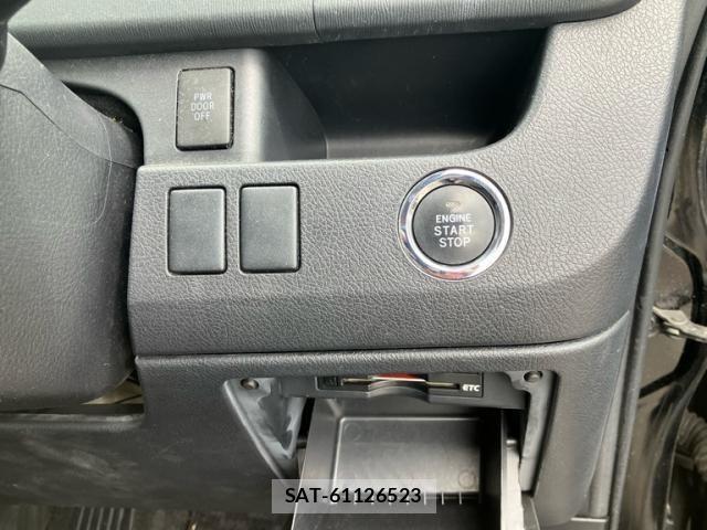 Toyota VOXY 2013-08 7880398-15