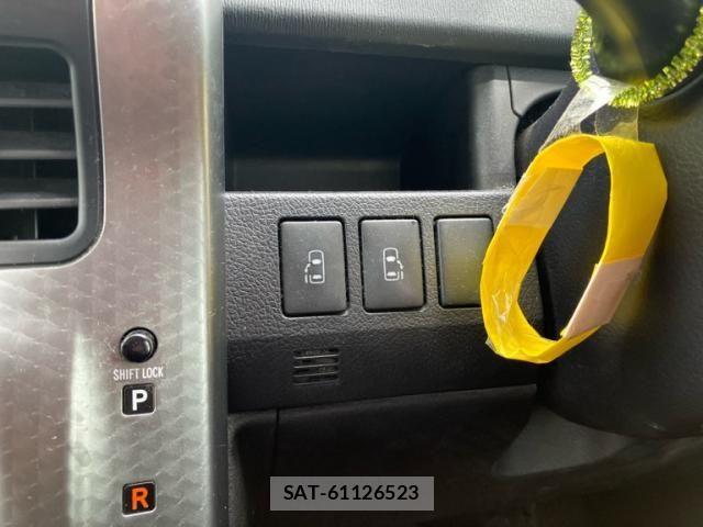 Toyota VOXY 2013-08 7880398-17