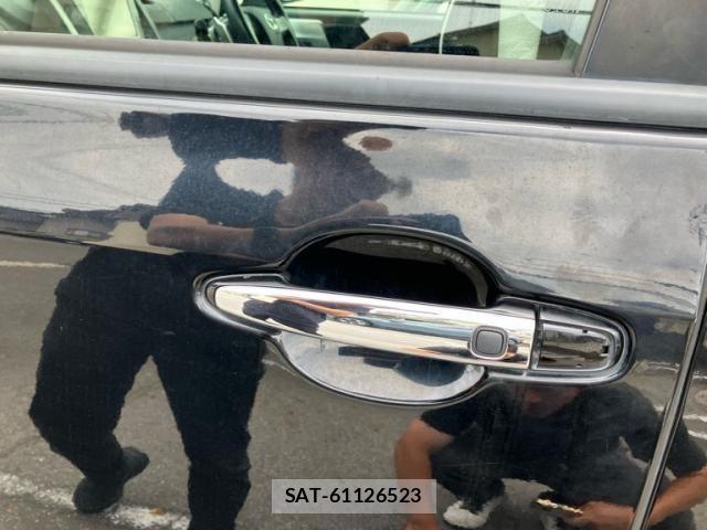 Toyota VOXY 2013-08 7880398-27