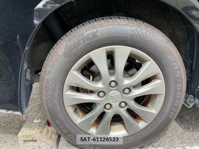 Toyota VOXY 2013-08 7880398-7