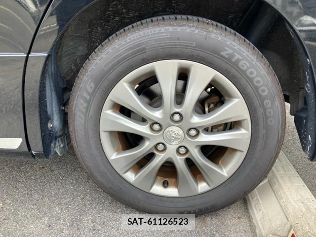 Toyota VOXY 2013-08 7880398-8