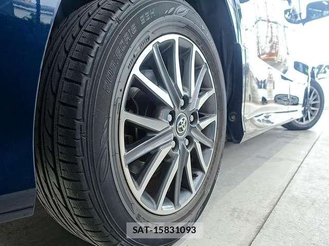 Toyota VOXY 2014-12 7880384-9