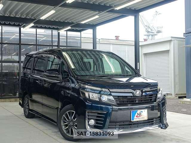 Toyota VOXY 2014-12 7880384-12