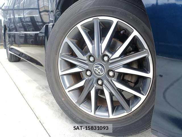 Toyota VOXY 2014-12 7880384-16
