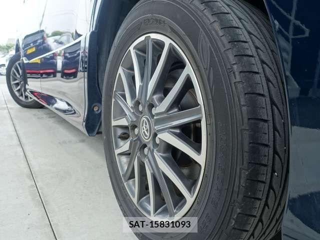 Toyota VOXY 2014-12 7880384-17