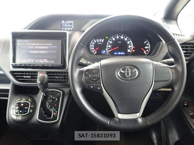 Toyota VOXY 2014-12 7880384-18
