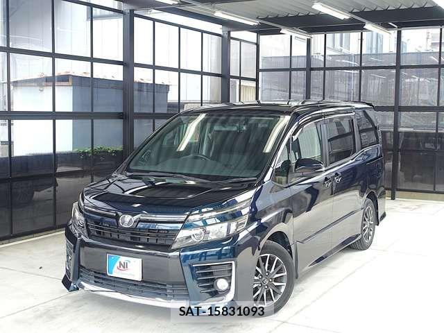 Toyota VOXY 2014-12 7880384-3
