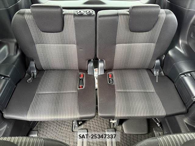 Toyota VOXY 2017-07 7880383-17