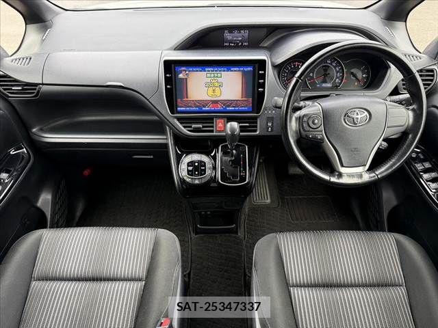 Toyota VOXY 2017-07 7880383-1