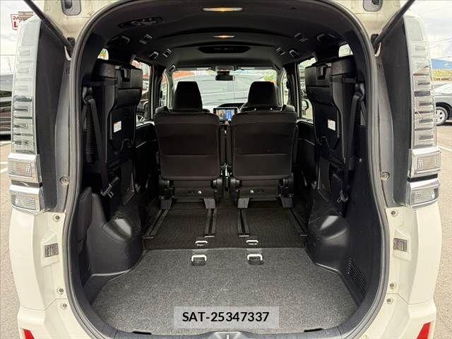 Toyota VOXY 2017-07 7880383-21