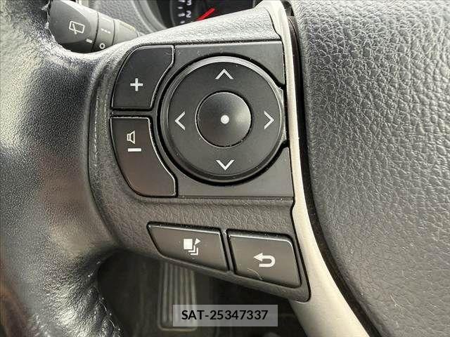 Toyota VOXY 2017-07 7880383-28