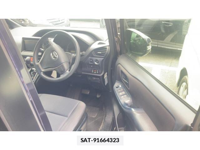 Toyota VOXY 2015-06 7880395-9