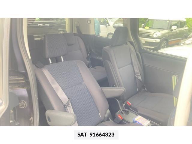 Toyota VOXY 2015-06 7880395-16